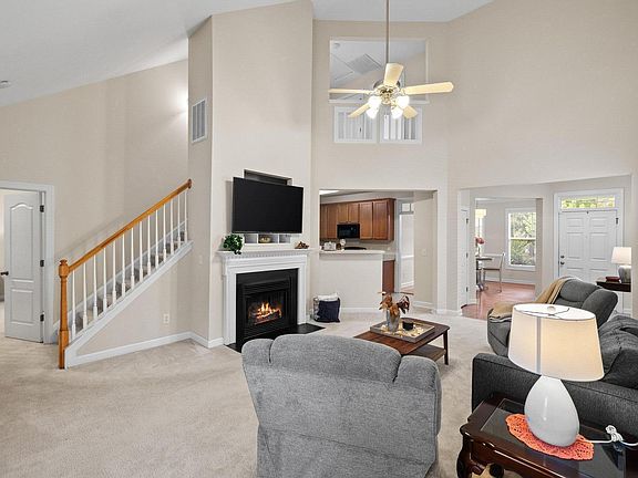 2nd image of 3414 Sunbright Ln