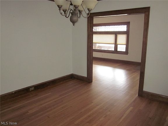 5th image of 2029-2031 Lewis Dr