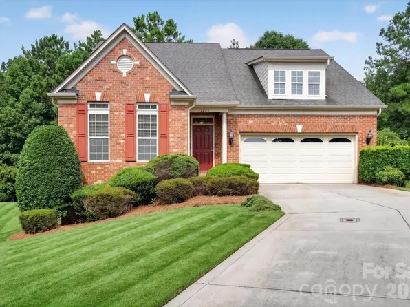 1273 Winged Foot Dr, Denver, NC 28037
