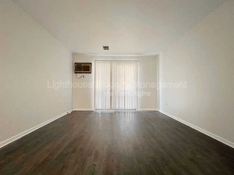 2972 Vineland Ave SE — Photo 3