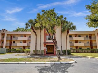 3252 Foxcroft Rd APT 109, Hollywood, FL 33025
