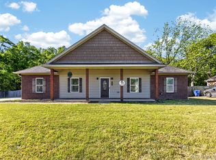 200 Jennifer Ln, Deatsville, AL 36022