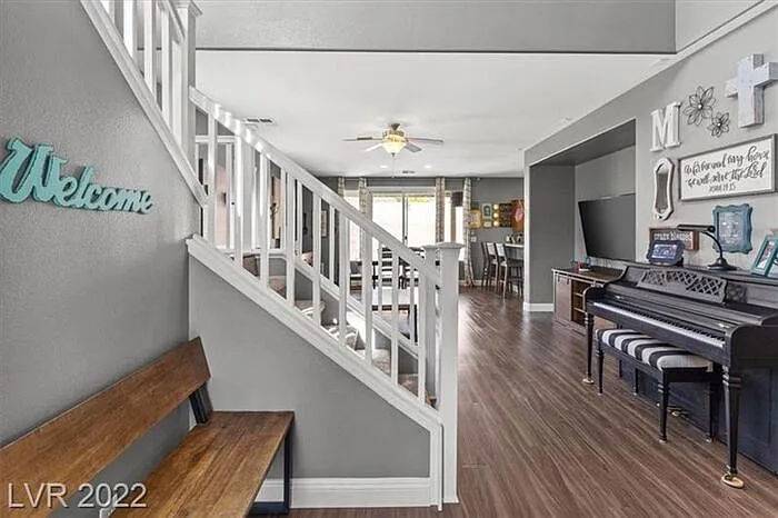 4 bed, 3.0 bath, 1982 sqft, $2,500 — Photo 3