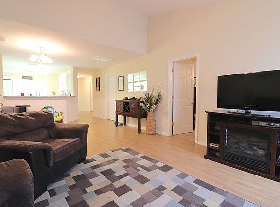 3rd image of 139 Violet Ct