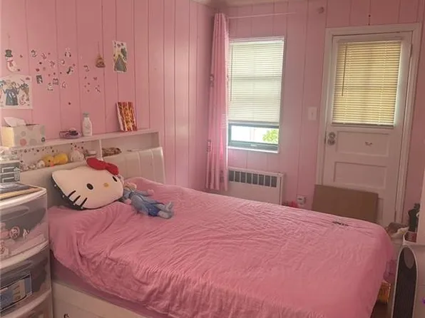 1853 West 4th Street image 4 of 12