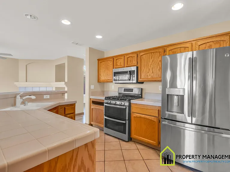 10118 Hampton Oak Dr — Photo 42