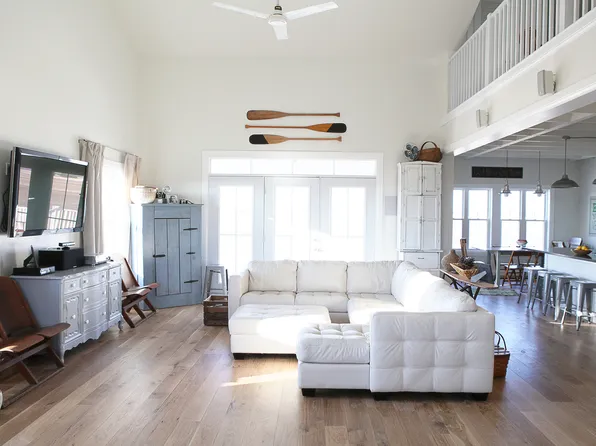 6330 Lucas Rd, Plain City, OH 43064