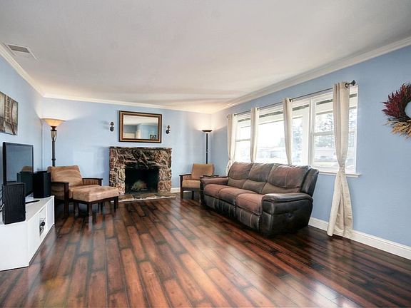 2nd image of 8359 Sierra Sunset Dr