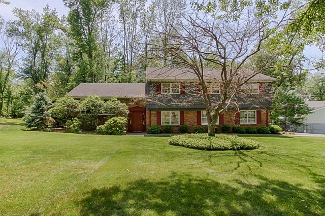 1st image of 35 Highland Dr