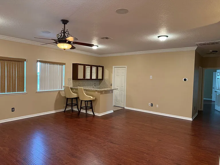 2478 Linkwood Ave — Photo 18