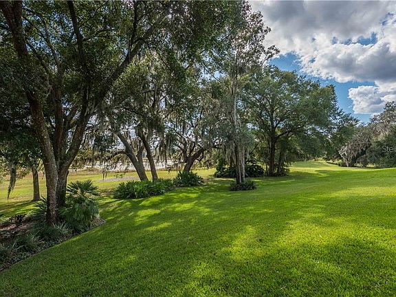 5th image of 439 Palm Crest Ln
