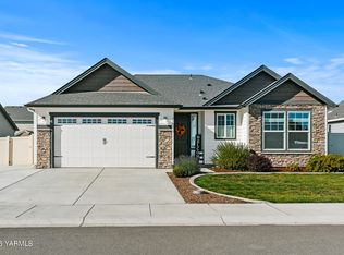 2102 Amber Loop, Yakima, WA 98901