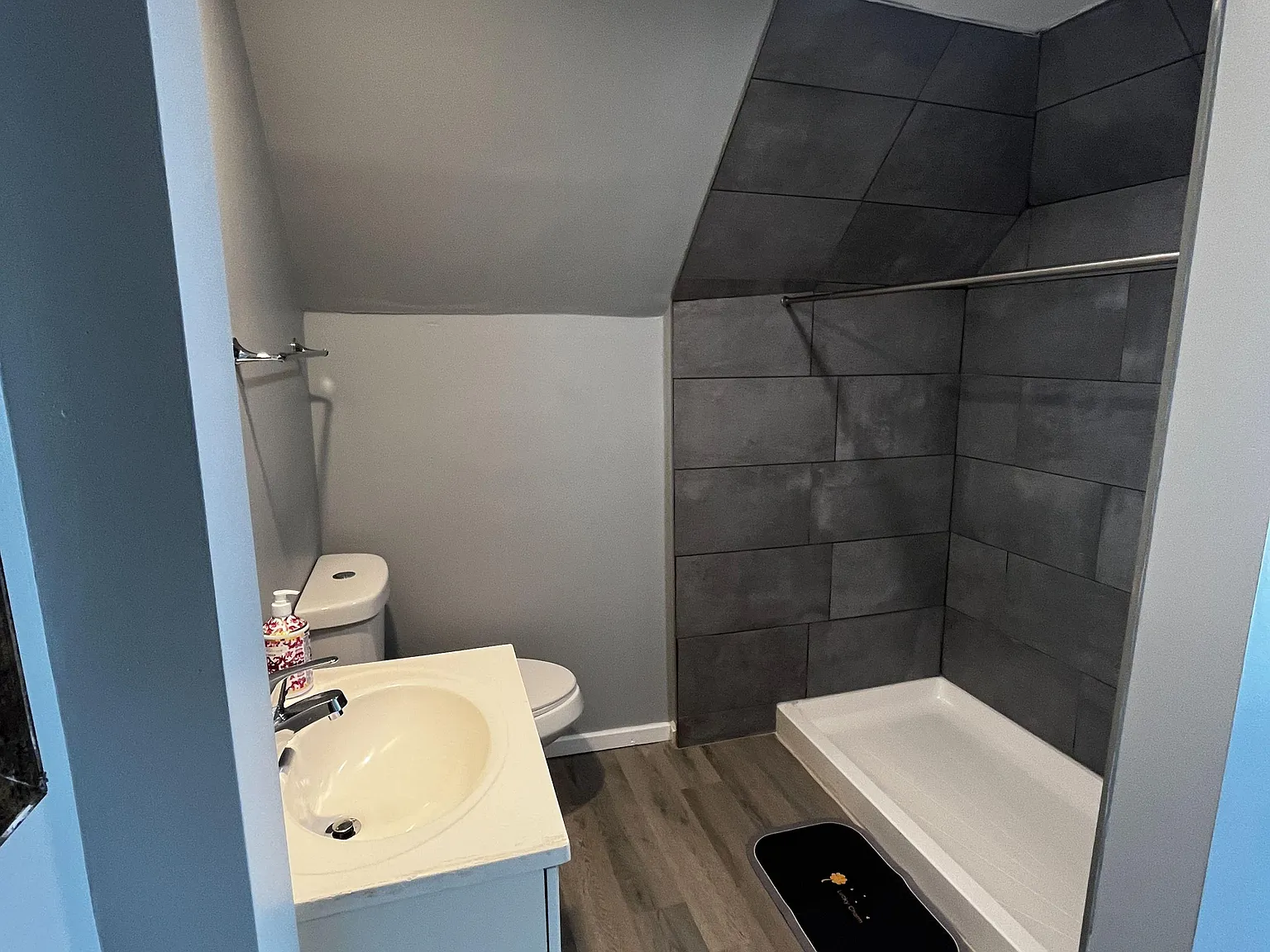 4 bed, 2.5 bath, 1800 sqft, $1,027 — Photo 2