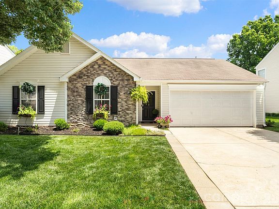 2nd image of 3917 Laurel View Cir