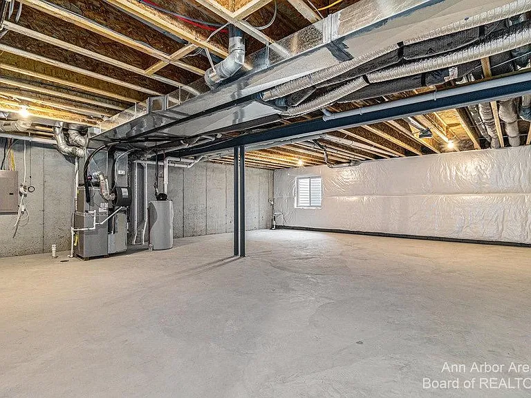 3343 Roseford Blvd — Photo 35