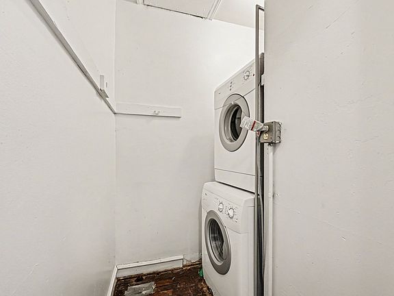 2nd image of 1811 Lynnwood Dr #2