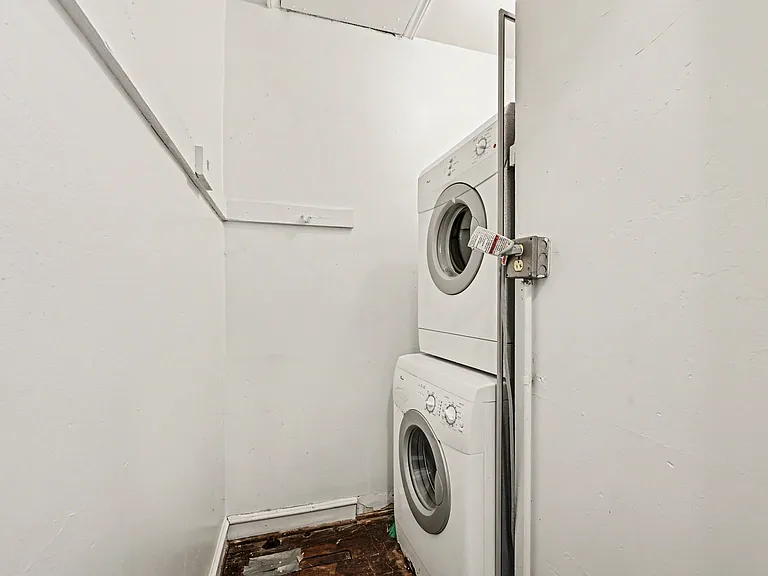 1811 Lynnwood Dr #2 — Photo 2