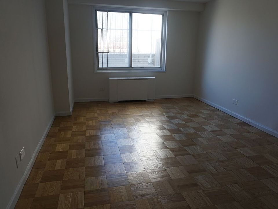 2nd image of 3333 Henry Hudson Pkwy APT 6C
