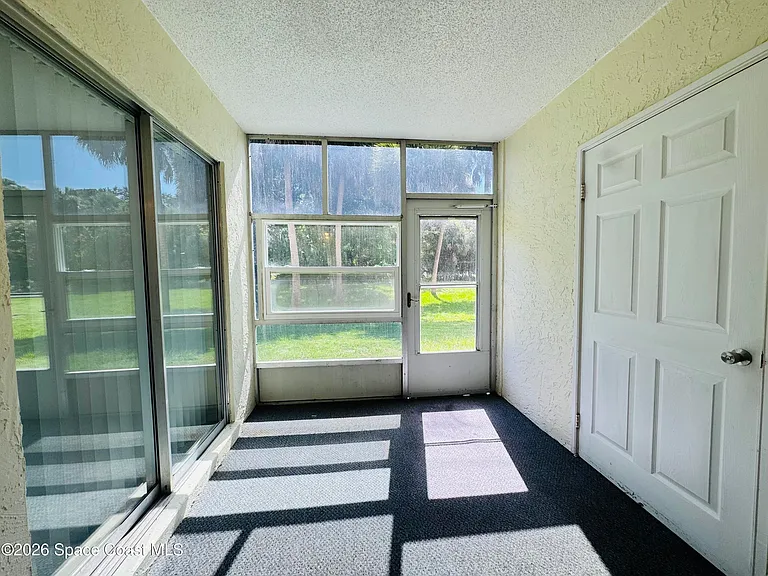 3092 Sir Hamilton Cir #4 — Photo 14