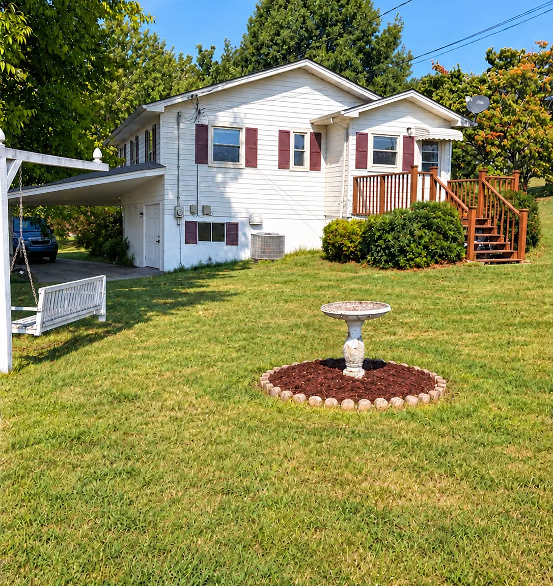 3 bed, 884 sqft, $2,495 — Photo 2