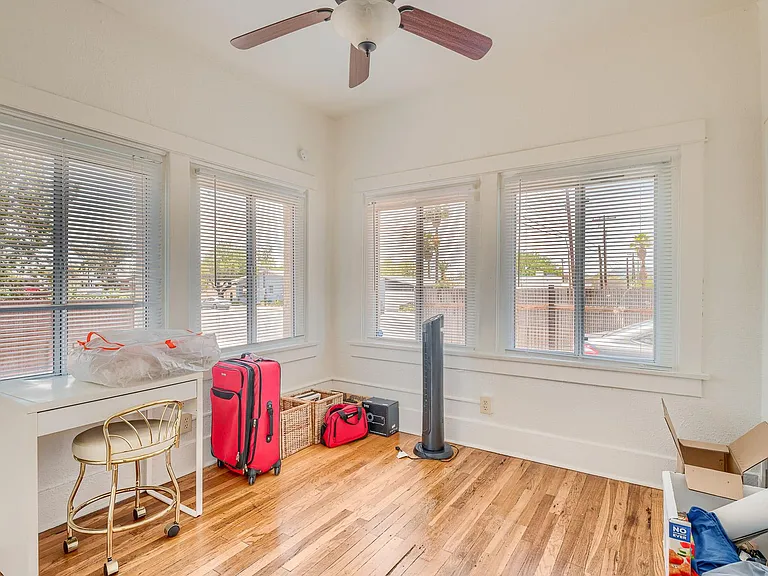 1424 N Euclid Ave — Photo 5