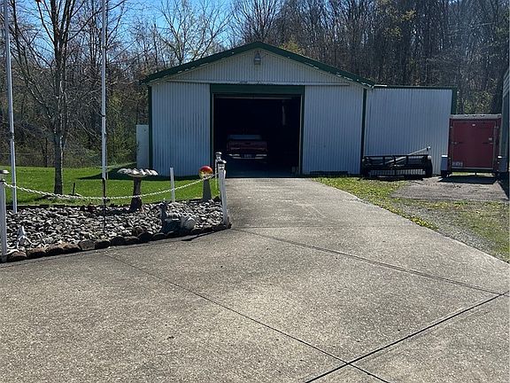 3rd image of 60700 Quartz Rd