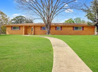 213 N Peachtree St, Jasper, TX 75951