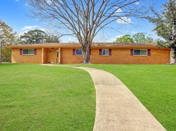 213 N Peachtree St, Jasper, TX 75951