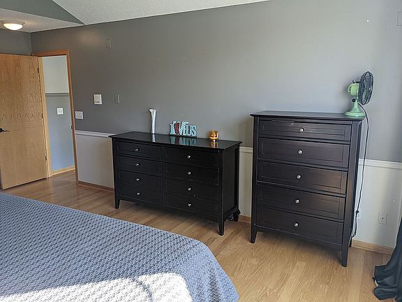 5th image of 10298 Kali Ave NE