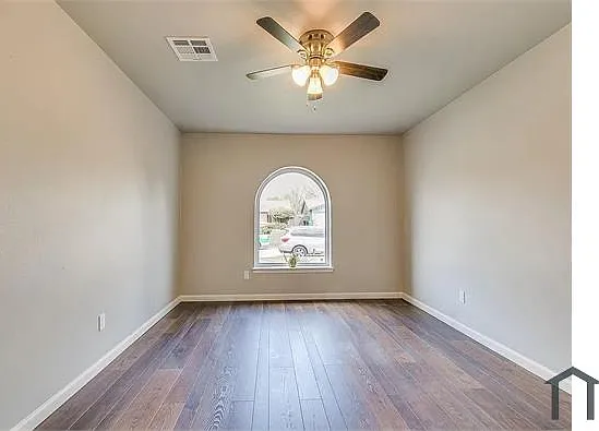 11001 N Blackwelder Ave — Photo 9