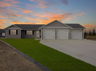 310 5th Ave SW, Surrey, ND 58785