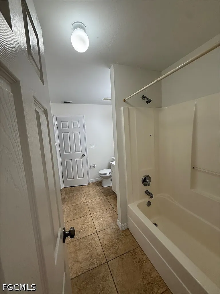 3 bed, 2.0 bath, 1739 sqft, $2,000 — Photo 4