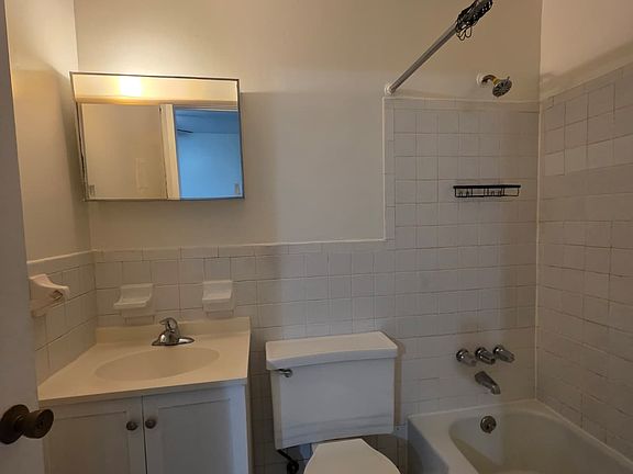 5th image of 846 Wood Ave #B3