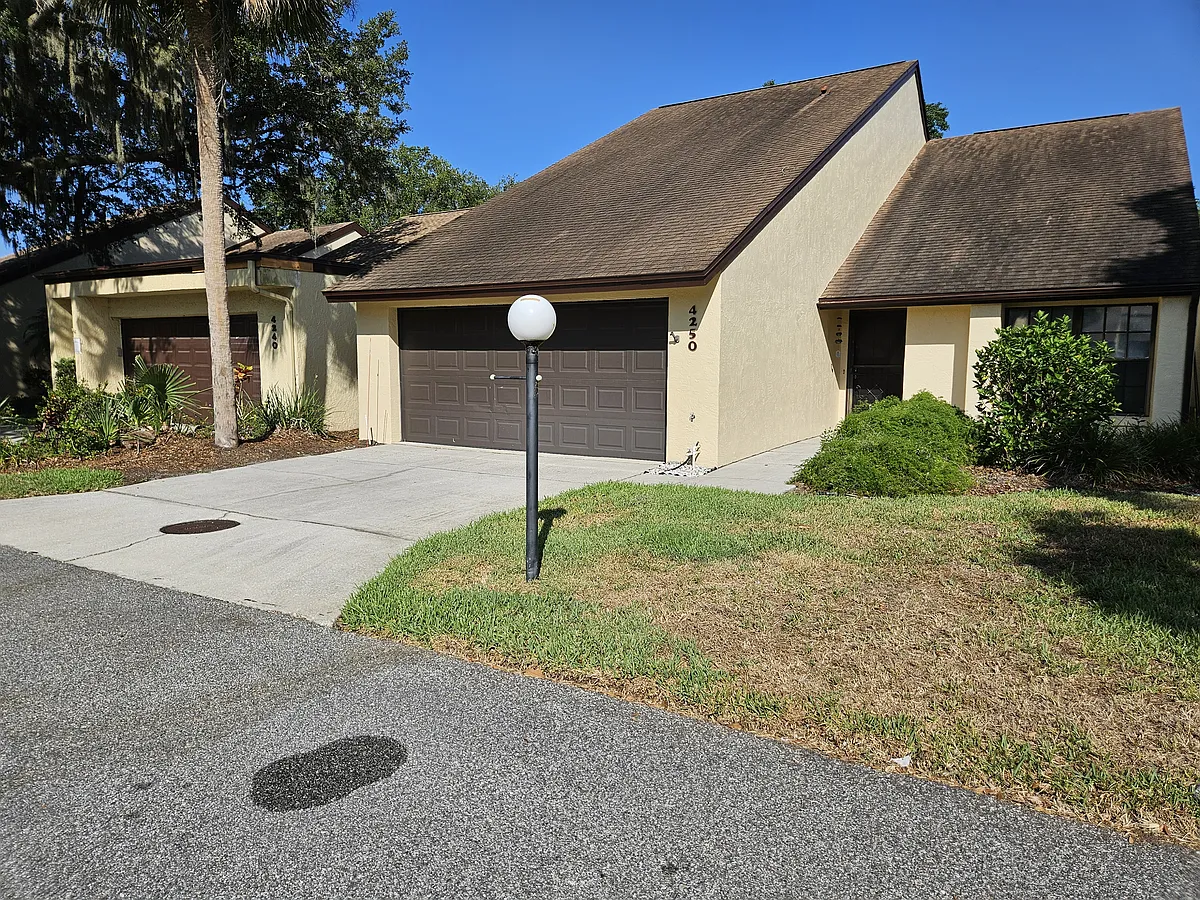 Building Photo - 4250 Creekwood Ln