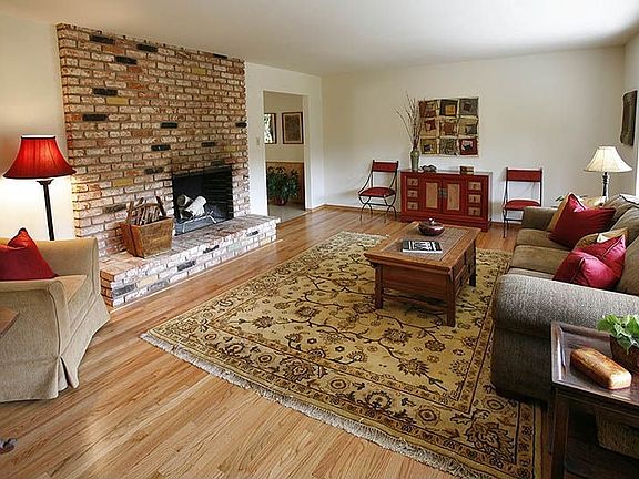 3rd image of 10925 Cliffland Ave