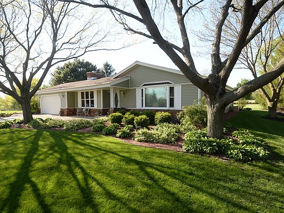 2nd image of S78W26720 Hillview Dr