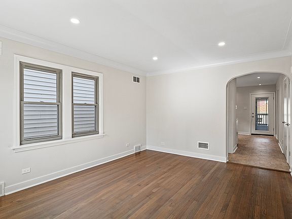 4th image of 4202 N Ottawa Ave