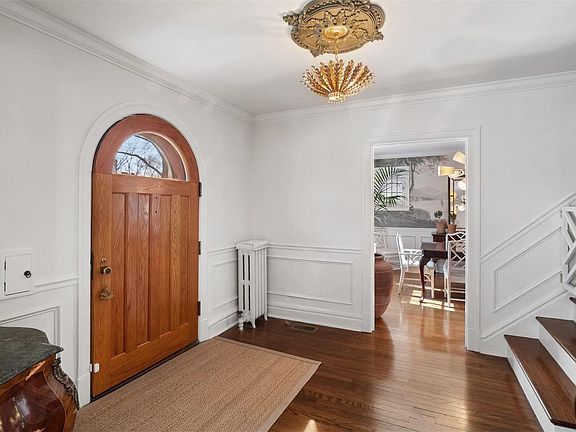 3rd image of 7321 Kingsbury Blvd