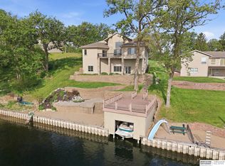 8803 Oakdale Ct, Plattsmouth, NE 68048