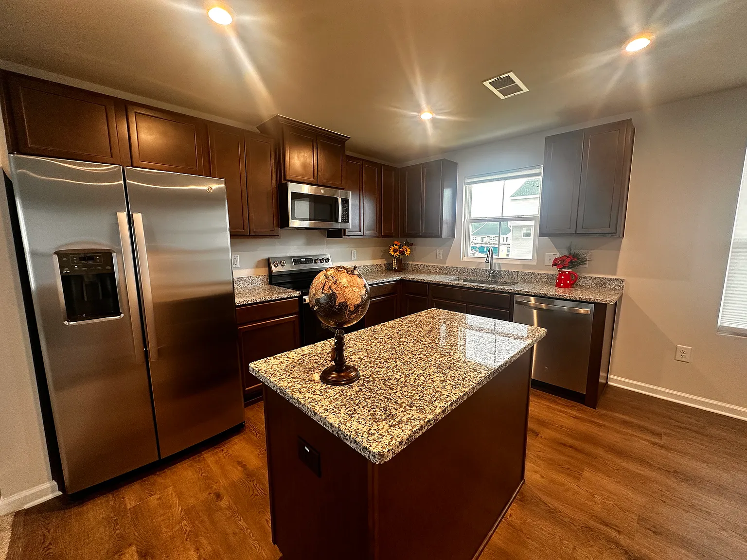 3 bed, 1564 sqft, $1,800 — Photo 2