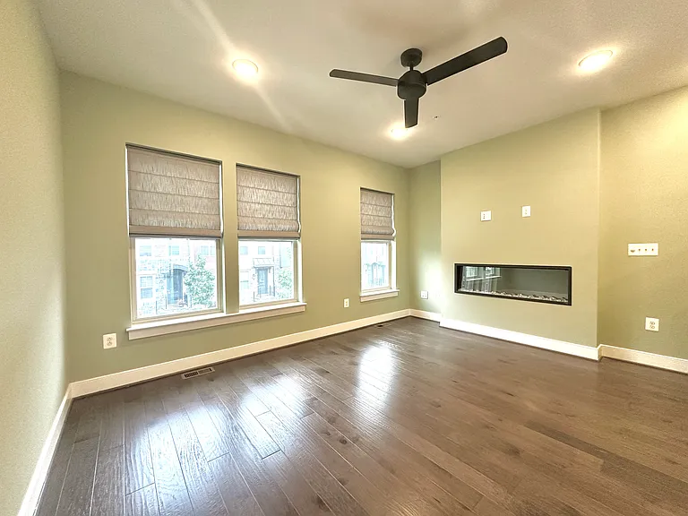 1009 Rockwell Ave — Photo 9