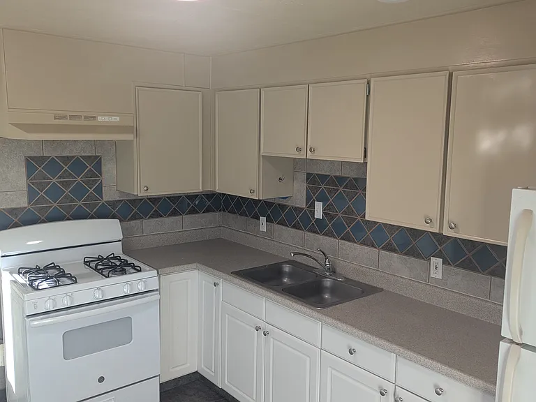 2201 N Isabel Blvd — Photo 7