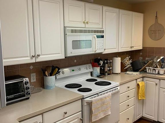 5th image of 1004 Catherine St