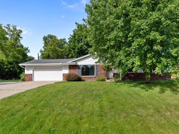 6909 North Berwyn AVENUE, Glendale, WI 53209