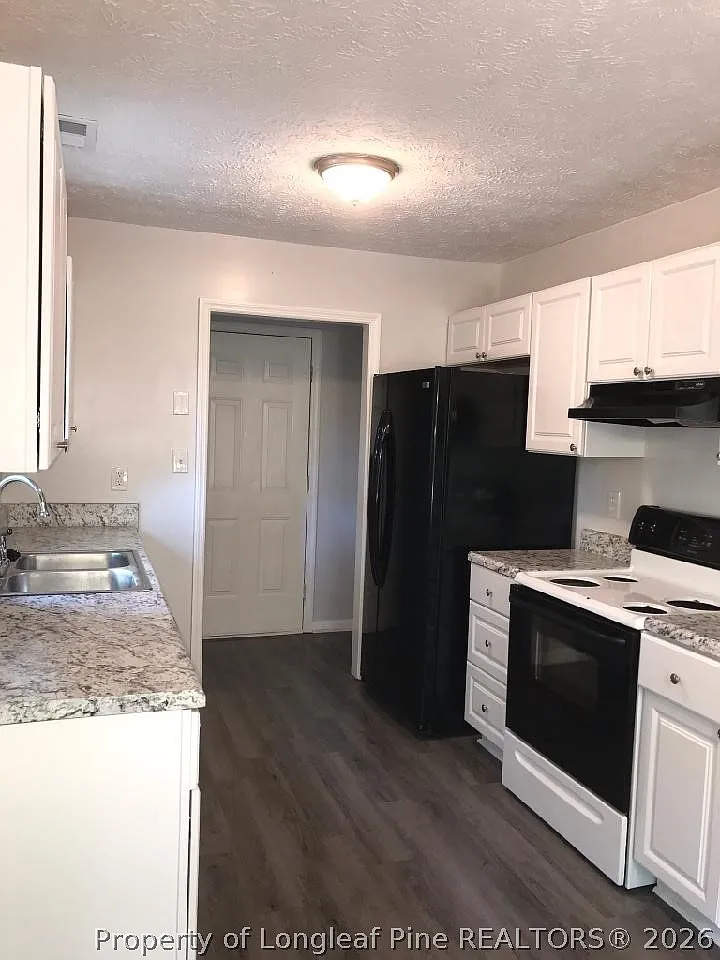 3 bed, 2.0 bath, 1100 sqft, $1,550 — Photo 4