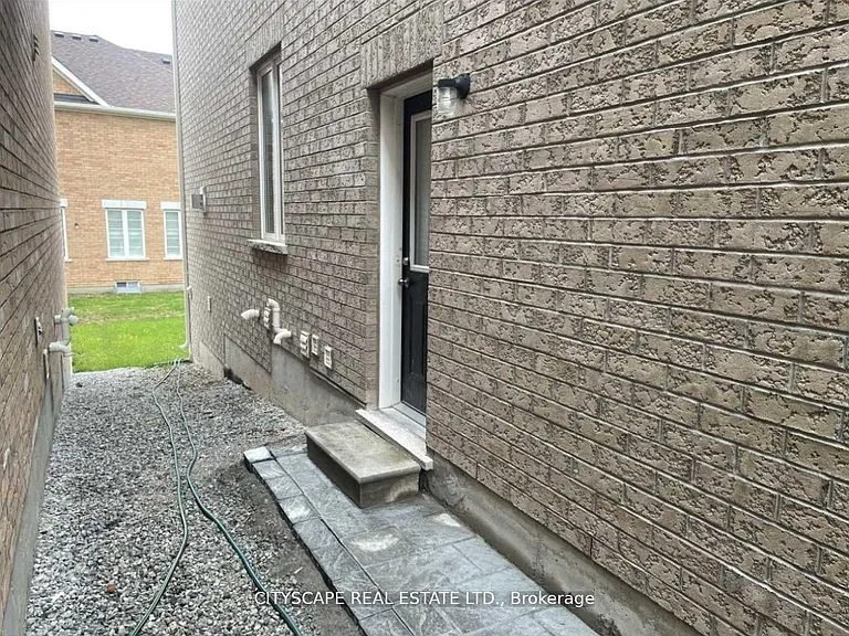 26 Padbury Trl — Photo 6