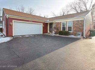 4981 Carriage Dr, Gurnee, IL 60031