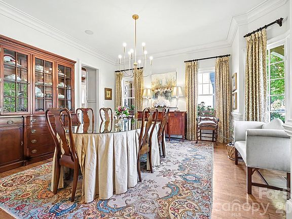 4th image of 2744 Normandy Rd