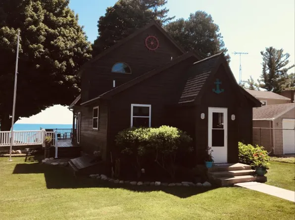 5869 Lakeshore Rd, Lexington, MI 48450