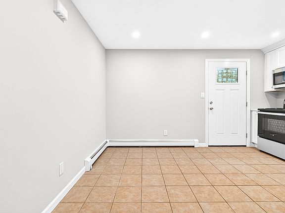 5th image of 426 Riley Rd #A